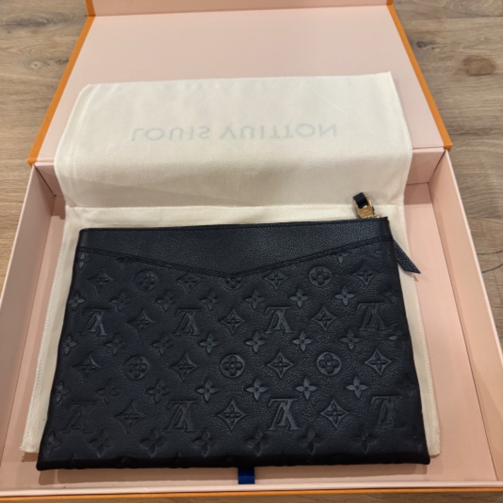 Louis Vuitton Black Empreinte Daily Pouch - Picture 2 of 8